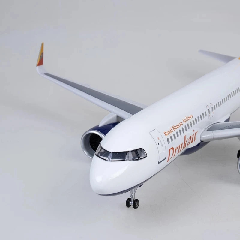 47cm Airplanes A320 Neo Drukair Airlines Plastic Model Plane Toy  With Landing Gear Wheels Light Collectible Display Gift