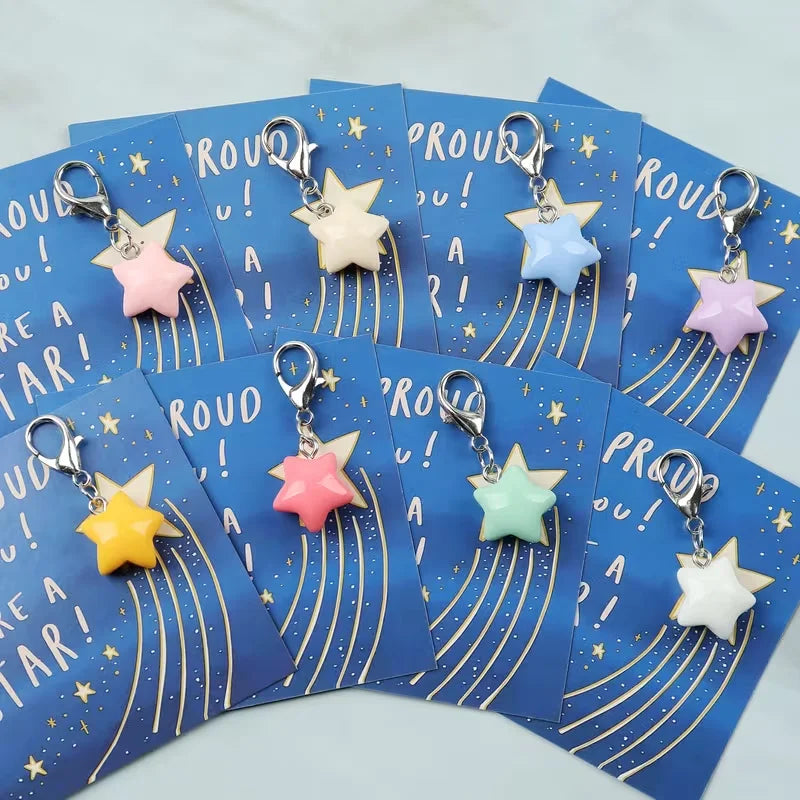 8 Pastel Mini Star Keychains, with an Inspirational Card That Says "You Are a Star, I'M Proud of You!", Suitable for Birthdays, Graduation Ceremonies, Back-To-School Season, Inspirational Gifts, Bag Accessories, and More —