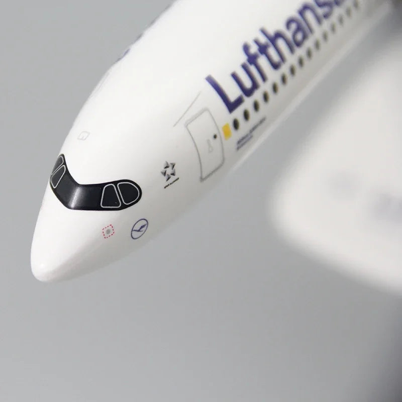 New 1/200 Scale A350-900 Lufthansa Airline Aircraft Plastic ABS Assembly Plane Model Airplanes Toy Collection Display Gifts Fans
