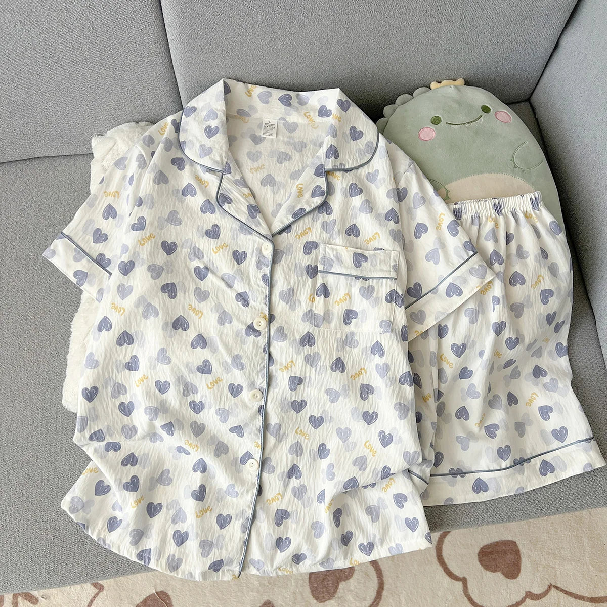 Women's Summer Thin Pajamas with Heart-Shaped Pattern, Short-Sleeved Shorts, Sweet and Cute, Can Be Worn Outside in Summer, Two-Piece Home Wear Set