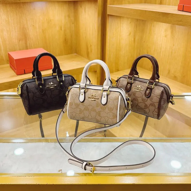 Vintage Luxury Crossbody Diaper Bag: Elegant Women's Handbag With Designer Letter Logo And Large Capacity For Messenger Tote