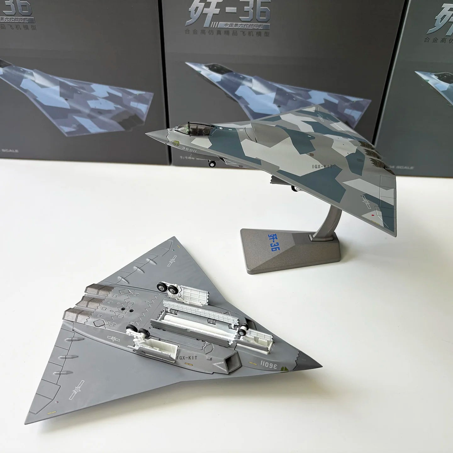 1/144 J-36 Chinese 6th Generation Aircraft J36 Cut Crack Coating Alloy Finished Plane Fighter Jet Model Collection Gift