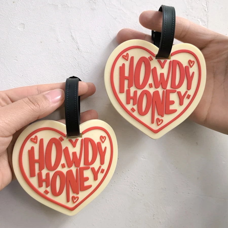 1pc Love shaped Luggage Tag for Business Travel, Airport Luggage Loss Prevention Pendant for Going Out to Work, Name Tag