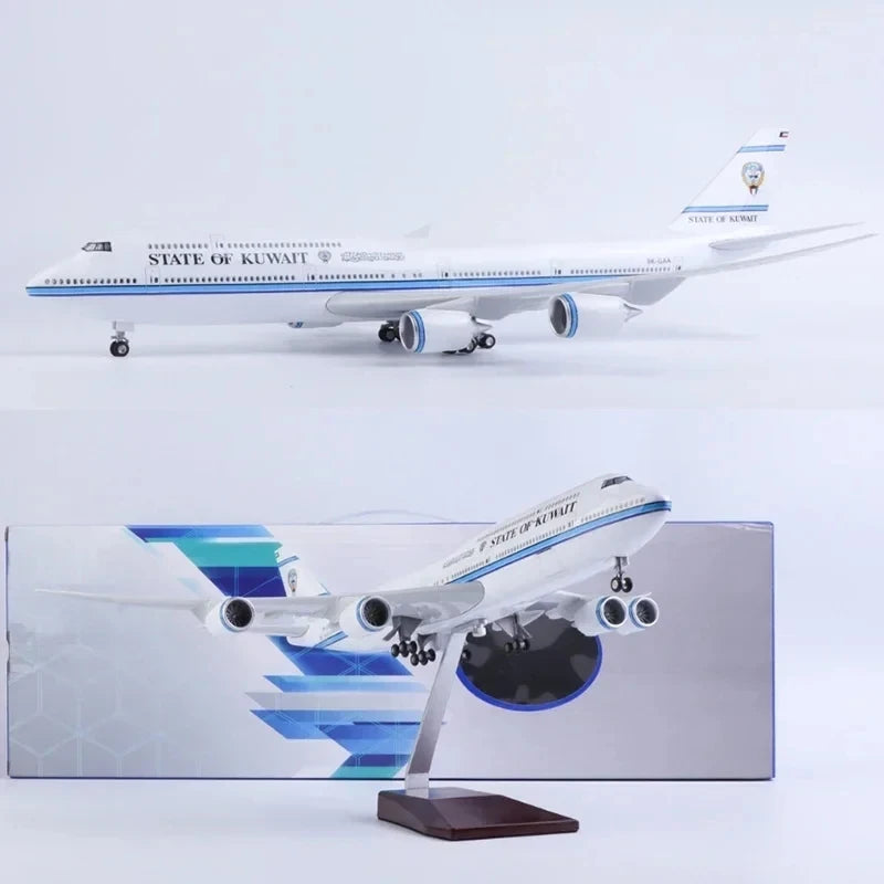 1/150 Scale Aircraft Model Kuwait Airways B747-8 Resin Airplane with Landing Gear Wheels Light(Touch or Sound Control)