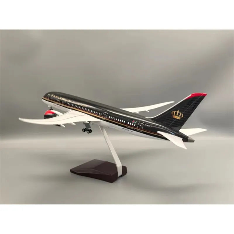 2025 New 1:130 Scale Model Royal Jordanian B787 Aircraft Air Airlines With Light Wheel Diecast Resin Airplane Collection Display