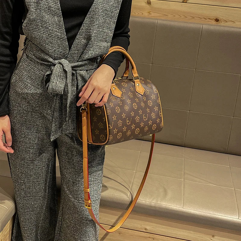 Designer Vintage Diaper Bag Women Luxury Crossbody Bag High-End Handbag Minimalist Elegant Large Capacity Leather Tote