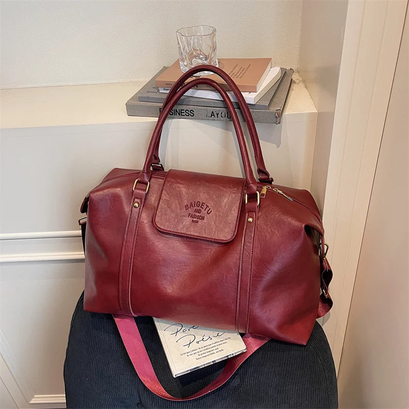 Large Capacity Retro Patent Leather Crossbody Bag Glossy PU with Zipper Adjustable Strap Shoulder Bag for Daily Commute