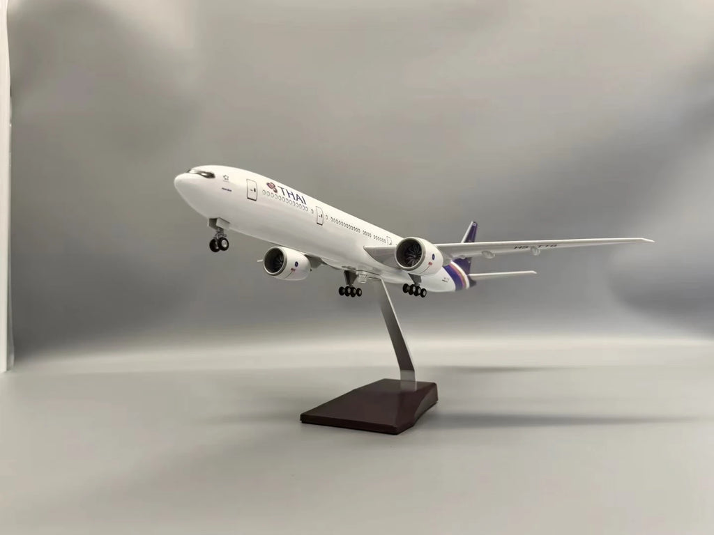 B777 Thai Airlines 47CM Diecast Resin Airplane Model with Stand Toys Model Plane 777 Display Collectible Model Kit for Gifts
