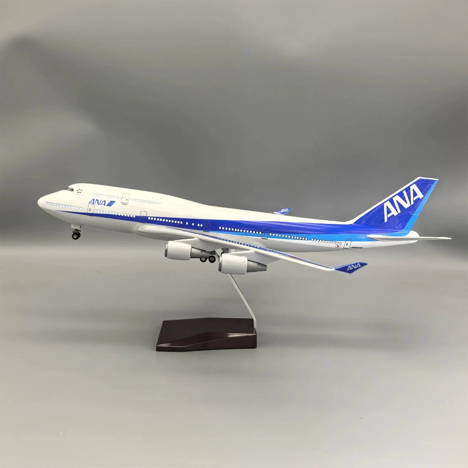 1:150 Scale Plane 47cm ANA Japan Airlines B747 Resin ABS Aircraft Model With LED Light Display Souvenir Toy Plane For Children