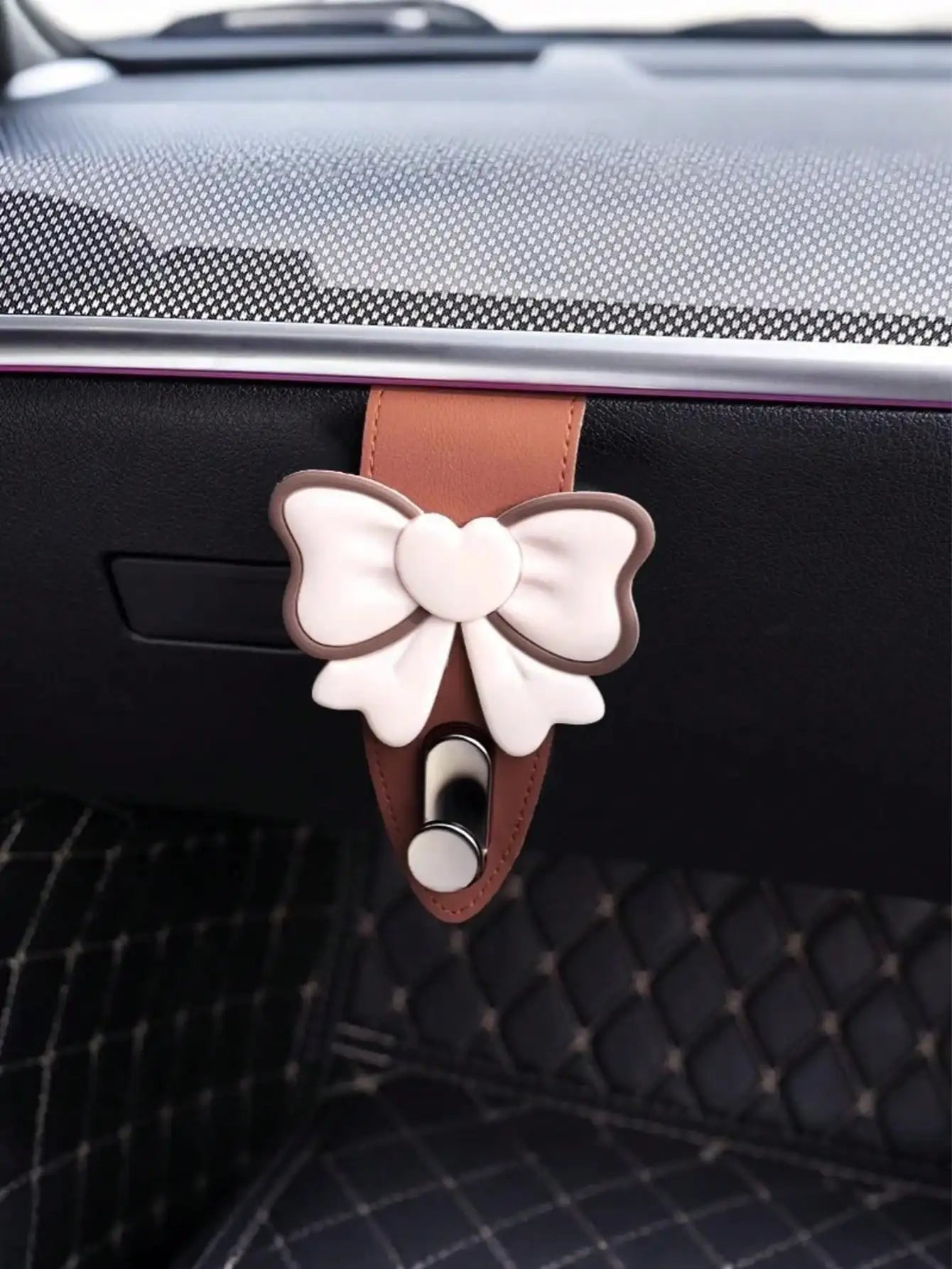 Butterfly-Style Car Hook: A Foldable In-Car Storage Helper with Both Aesthetics and Practicality