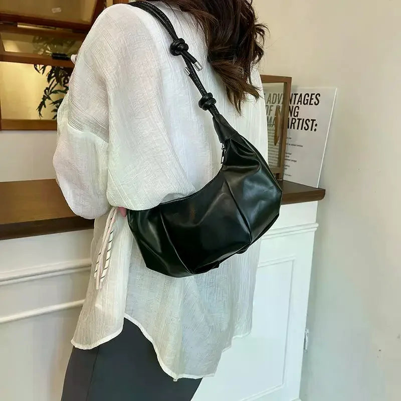 Fashionable Dumpling Shape Shoulder Bag For Women Street Trend PU Material Zipper Opening Crossbody Purse For Daily Use