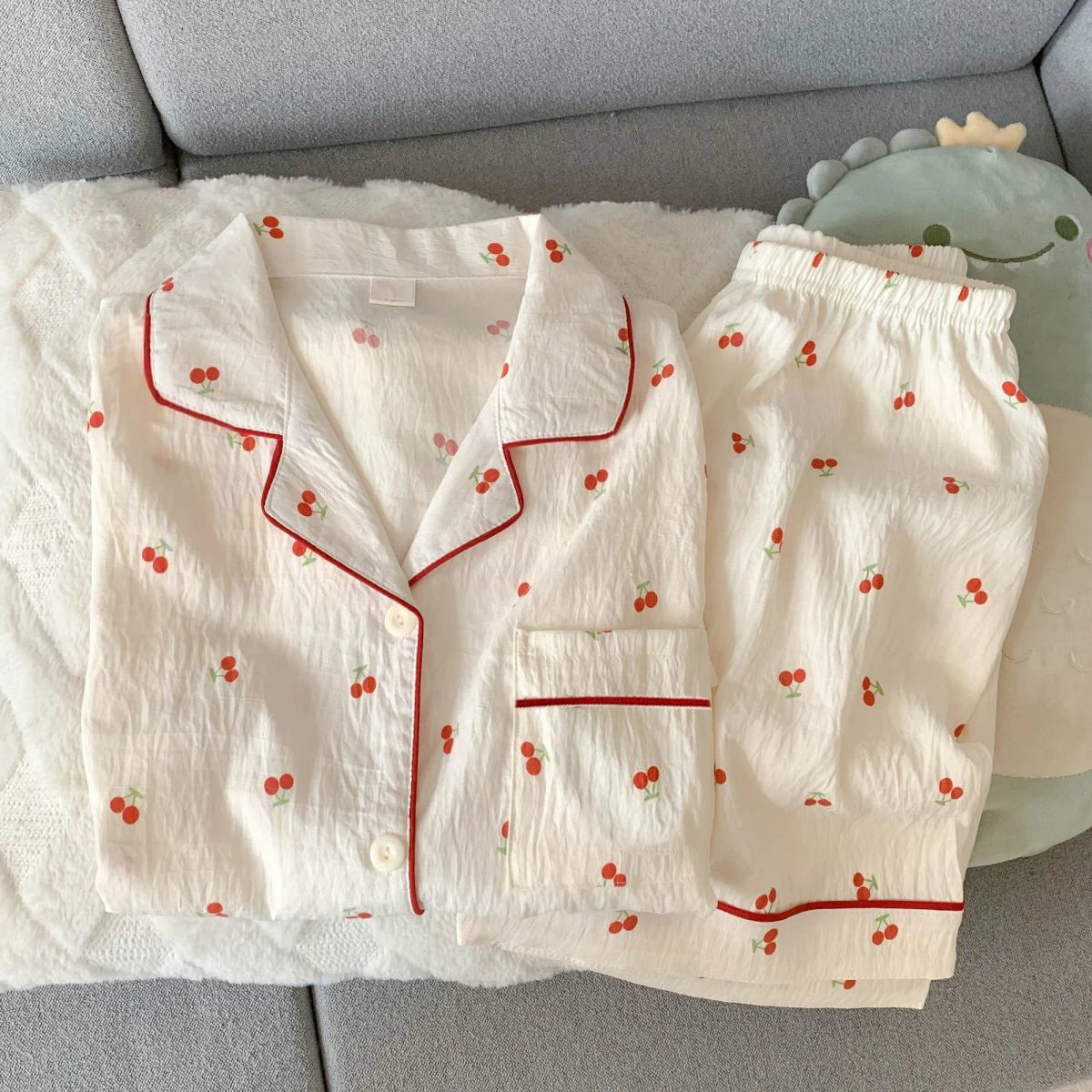 Women's Summer Pajamas, Thin Cherry-Patterned Short-Sleeved Shorts, Sweet and Cute, Can Be Worn Outside in Summer, Two-Piece Home Wear Set