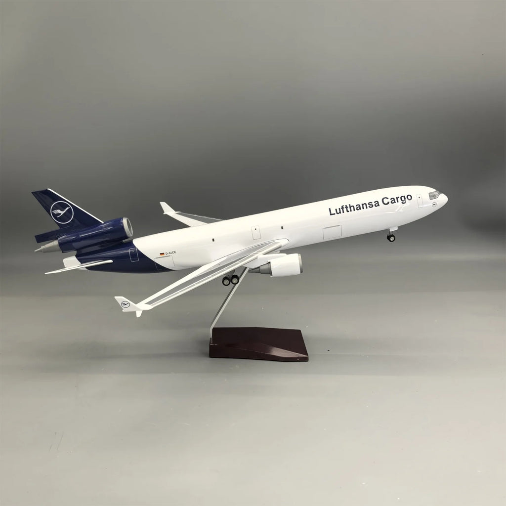 47cm Airplane Toy Models Lufthansa Cargo MD-11 Resin Diecast Aircraft With Wooden Base Collected Gift By Aviation Enthusiast