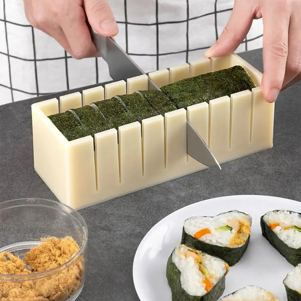 3pcs/set Cake Roll Mold Sushi Maker Equipment Kit Plastic Kimbap Sushi Rolls Mold Round Square Heart-shaped Sushi Making Tools