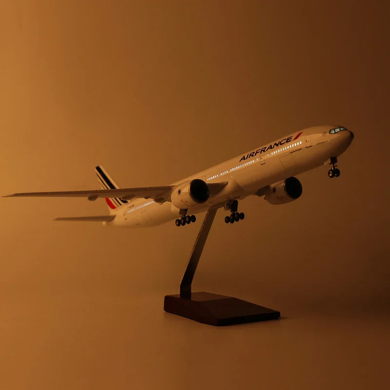 47CM air france plane model A380/B747/B777/A350 Model airplanes Resin Diecast collectible aircraft with Landing Gear Wheels LED