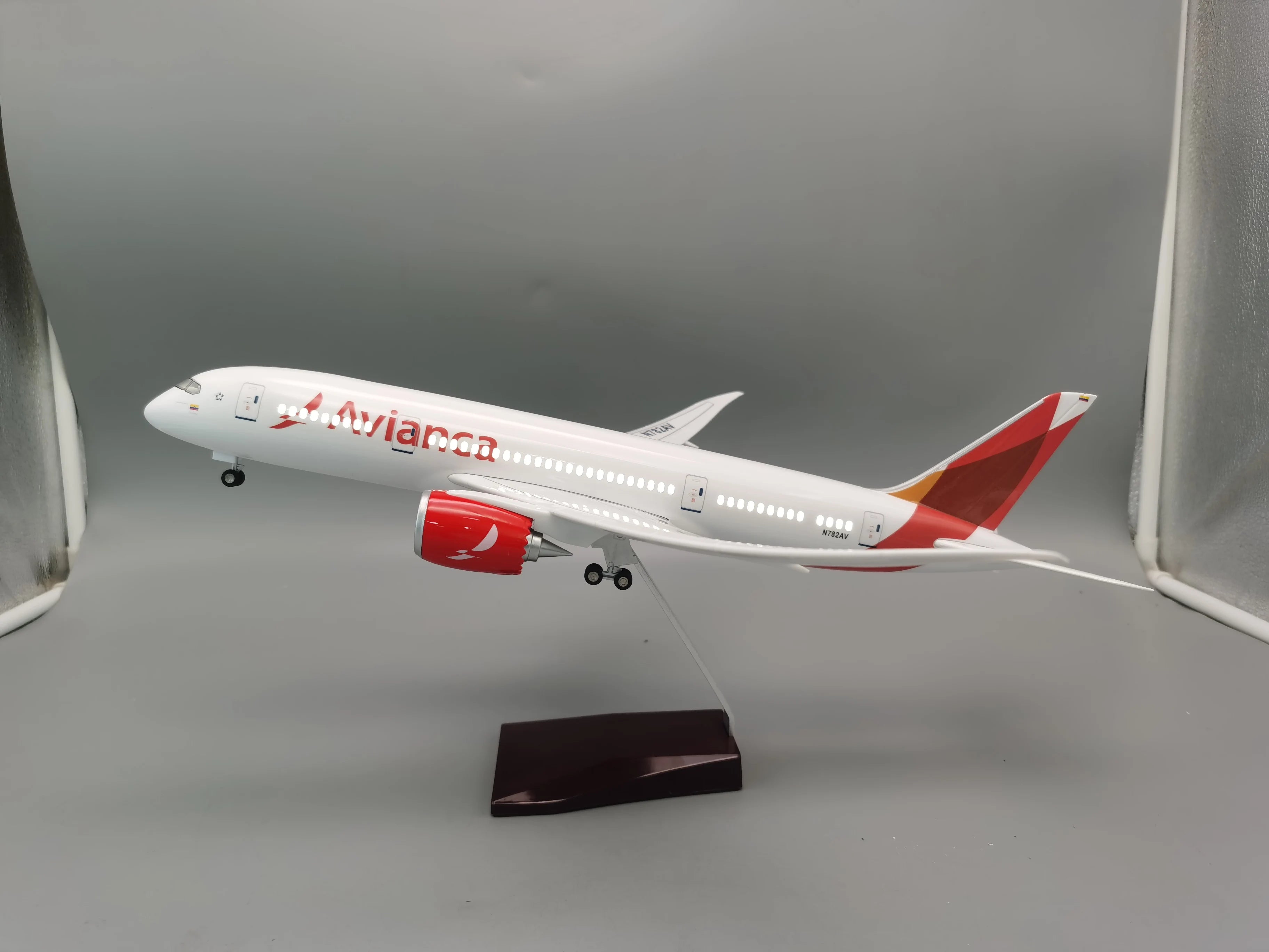 Scale Avianca Toy Model Airplane 47CM 787 Aircraft Model for Colombia Air B787 Resin Diecast Aircraft Can Be Used As Decoration