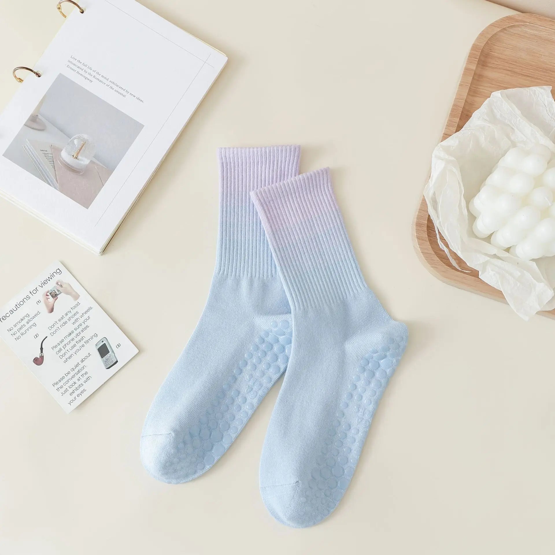 1 pair of women's gradient yoga socks, skipping rope sports socks, indoor non slip floor socks, and mid length socks
