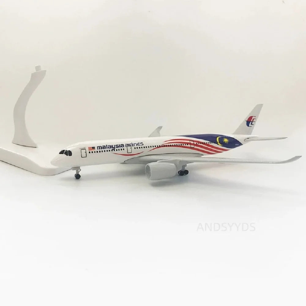 20CM A350 Malaysian Airways Aircraft Model Alloy Metal Diecast Airplane Gift a350 Miniature Plane For Collectible