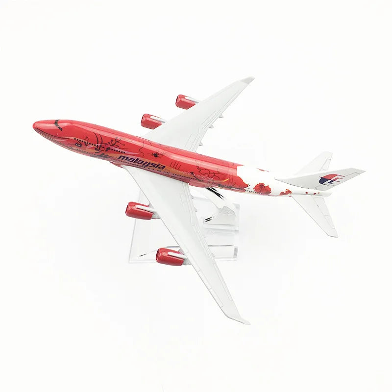 1/400 Scale Model plane Malaysia Airlines b747 Miniature Airplane model Replica Alloy Material Authentic Collectible Gift