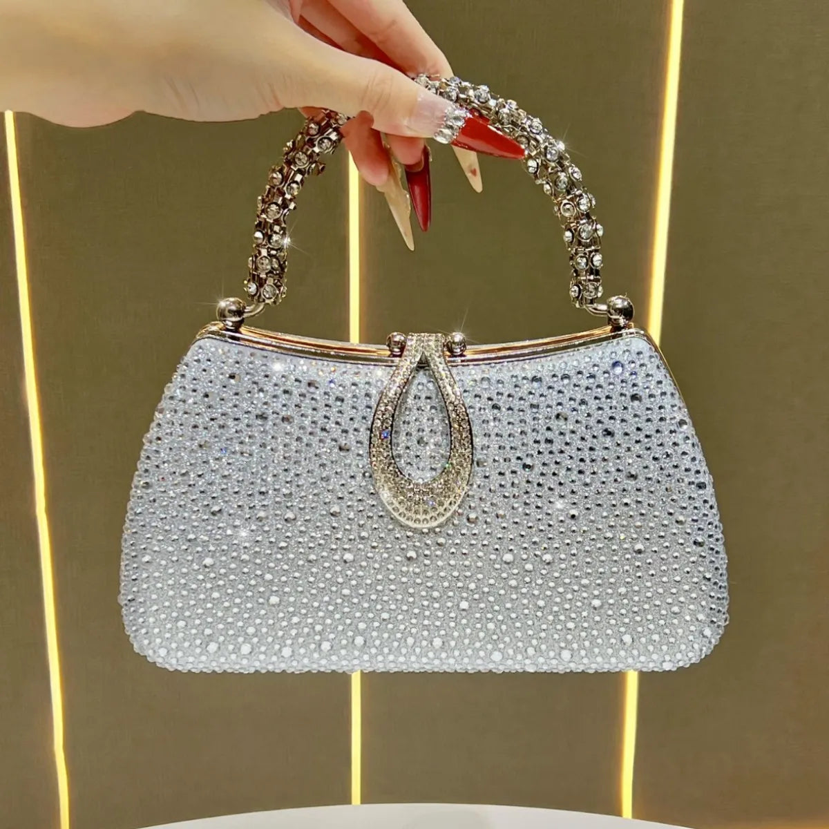 New fashion high sense light luxury dinner handbag chain messenger bag bag evening dress diamond hand bag