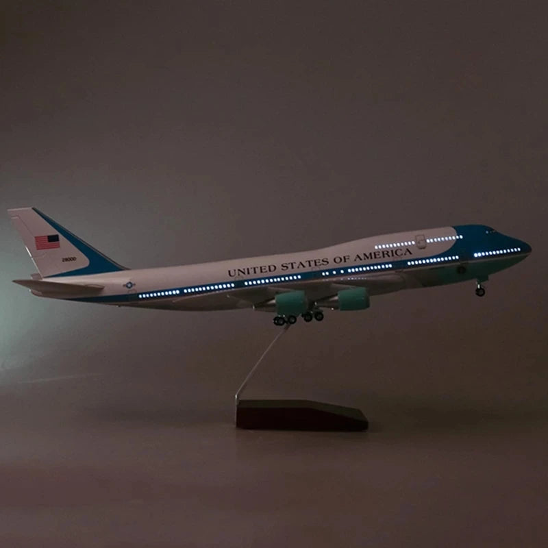 B747 Air Force One 1/150 Scale Model 47cm Die-Cast Resin with LED Lights And Wheels for Decoration Or Gifts