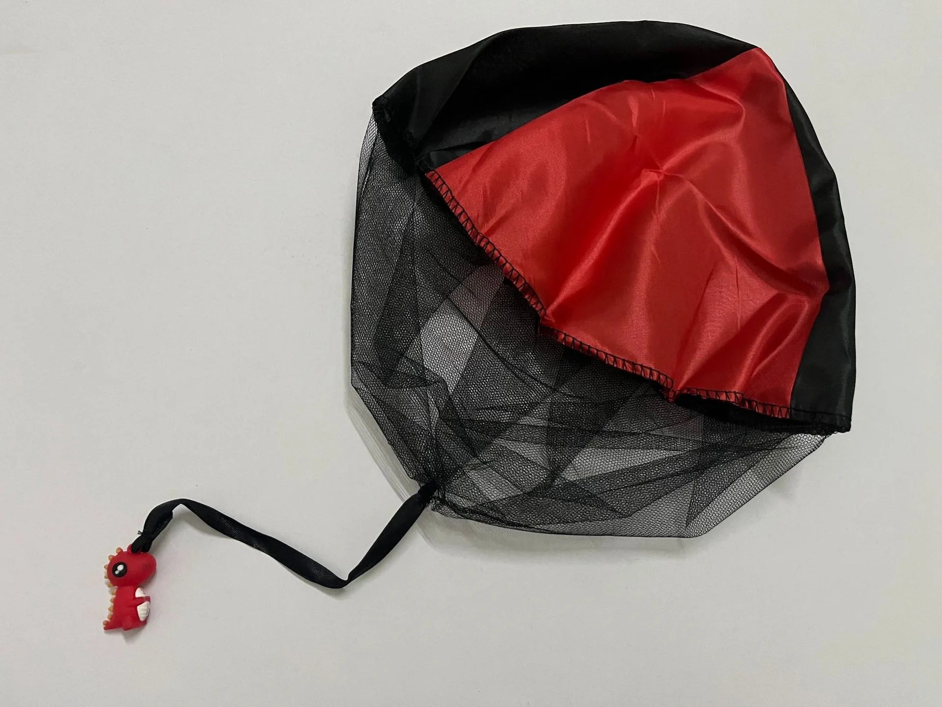 1/6 Sets Hand Throwing Parachute Kids Outdoor Funny Toys Game Play Toys for Children Fly Parachute Sport with Mini Soldier Game