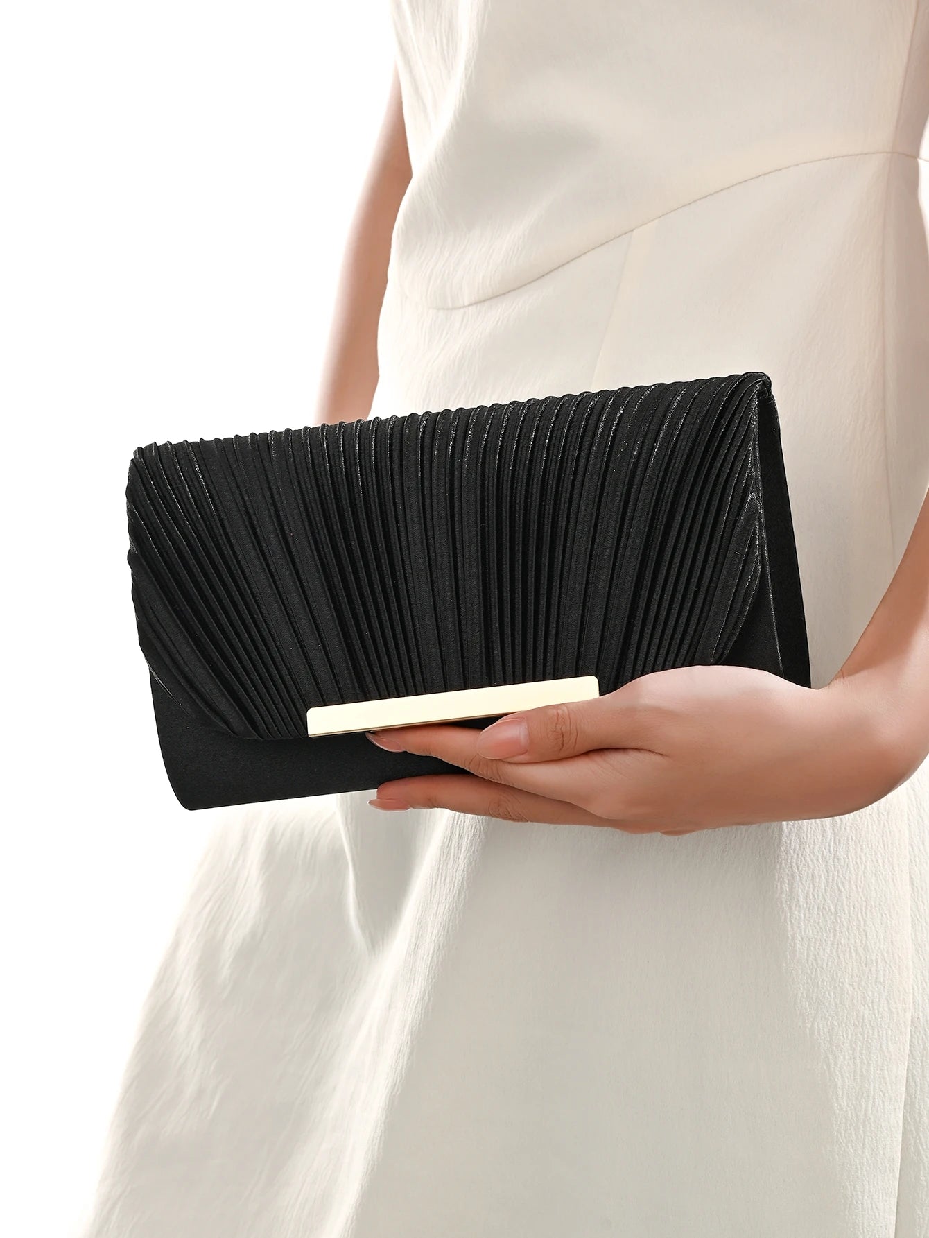 Women's Dinner Bag New Small Square Bag Chain Dinner Bag Pleat design, suitable for parties, weddings, proms, banquets