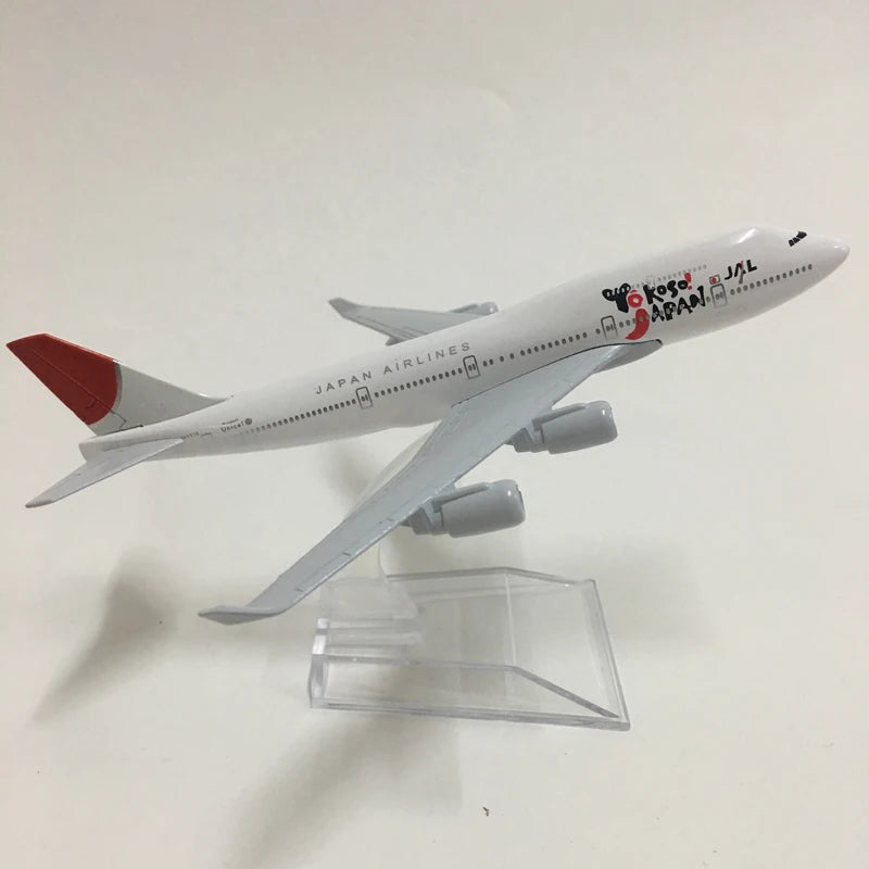 JASON TUTU B747 Airplane Model B777 Aircraft Model Diecast Metal 1/400 Scale Adult Children Collection For Display Show Gift