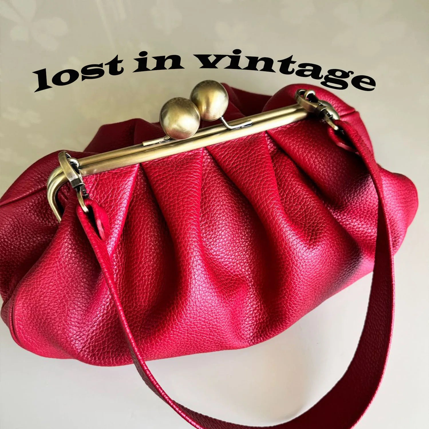 LOST IN VINTAGE Large Purse 35x20x12cm Artficial Leather Premium Plus Bag Big Ball Kiss Lock Clutch Purse Clutch Deep Folds Bags
