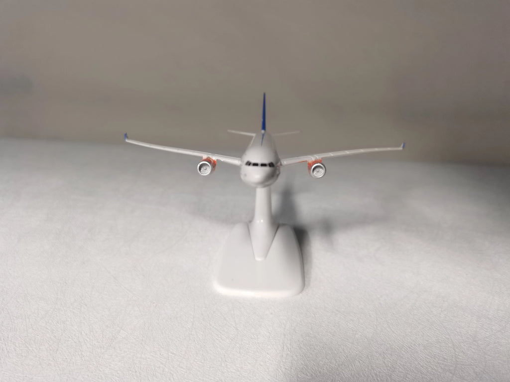 Decoration Model Toys 16CM 1/400 SAS A330 Model Star Alliance Airlines W Base Metal Alloy Aircraft Plane Collectible Display