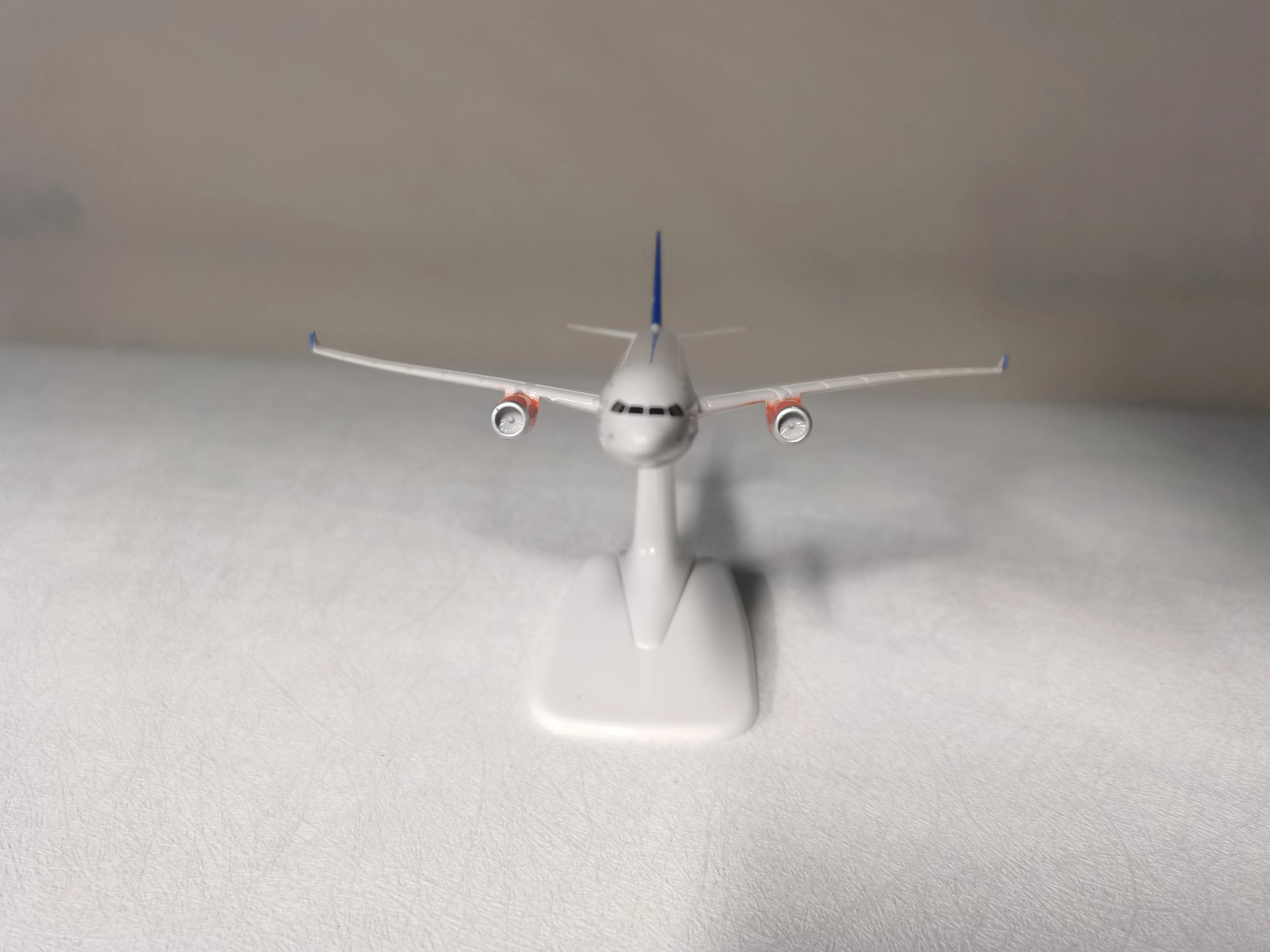 Decoration Model Toys 16CM 1/400 SAS A330 Model Star Alliance Airlines W Base Metal Alloy Aircraft Plane Collectible Display