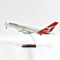 1/160 Scale Aircraft A380 Qantas Airways 46cm Resin Model Airplanes Diecast Toy Planes With Lights Stable Base Holiday Souvenir