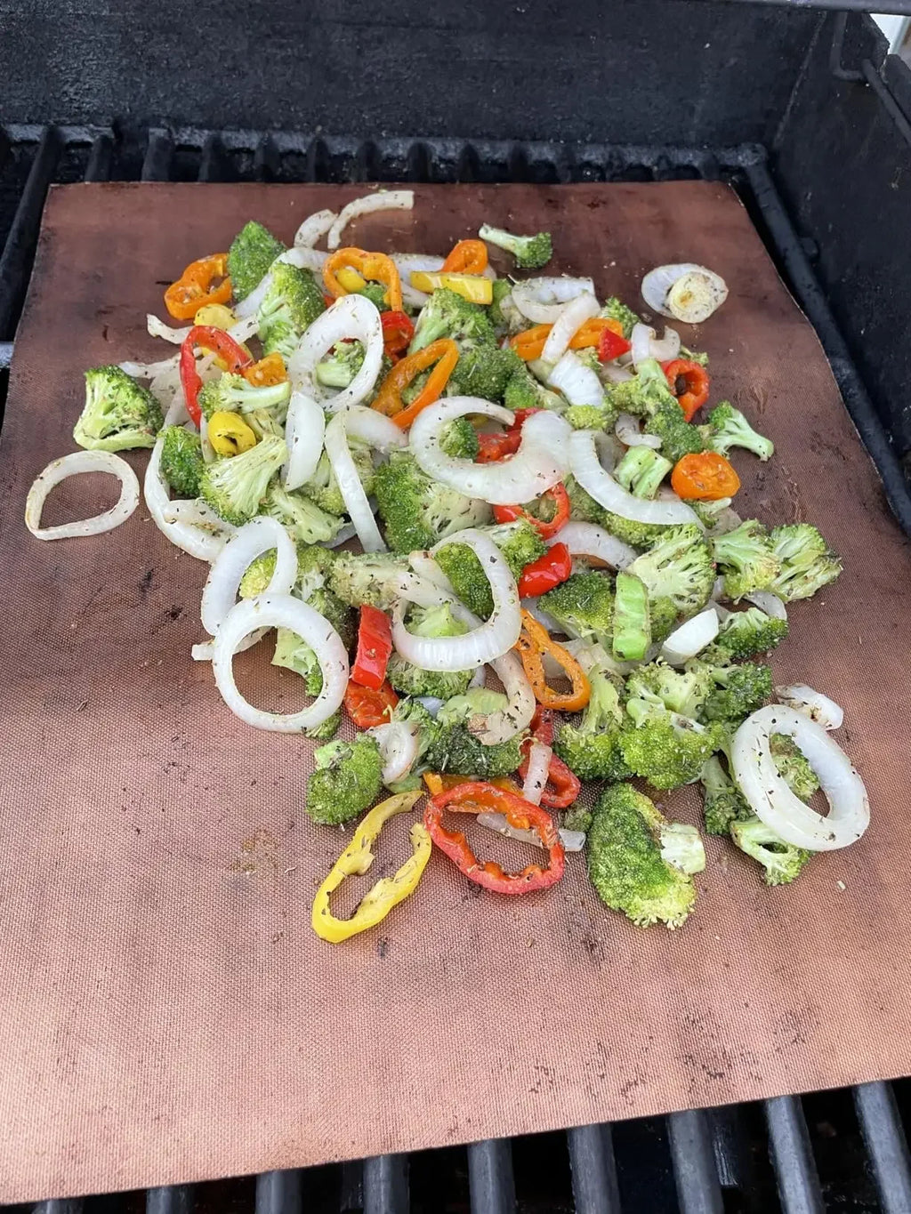 6 Pack Grill Mat for Outdoor Grill, 100% Non-Stick 40*33CM, Heavy Duty, Reusable and Easy to Clean - Gas Charcoal & Electric BBQ