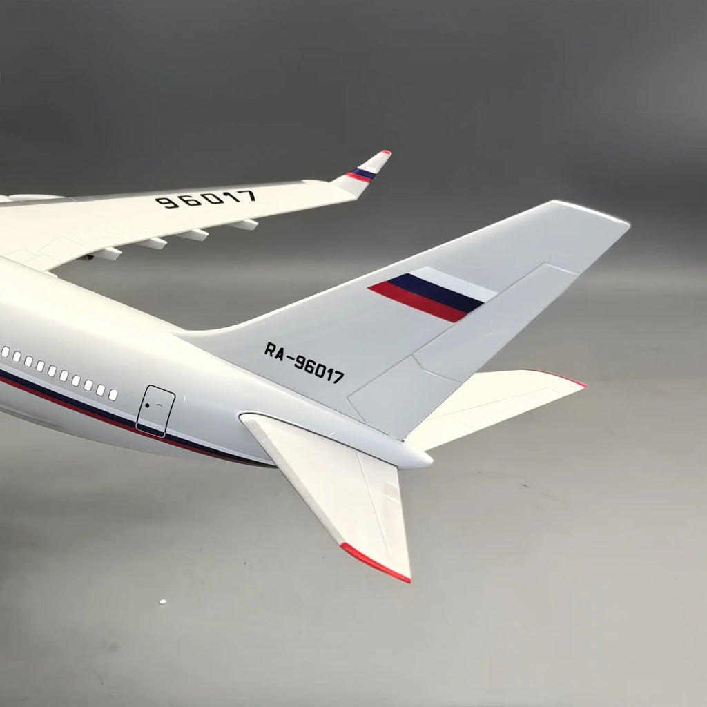 New 1/120 Scale 46cm Russian Il-96 Airplane Model Toy Kit Russian Air Force One Airplane Model for Collections Displays Gift