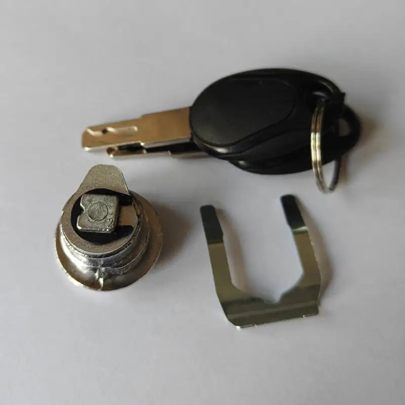 For 25L 32L 36L 40L 45L 50L 55L 60L 65L 80L 85L 100L Top Case 1 Set Cylinder Core Plug And Keys Motorcycle Top Box Lock