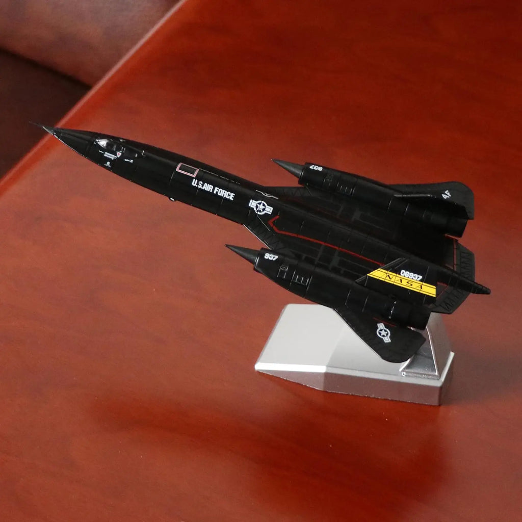 Diecast Jet Planes Alloy Model Aircraft 1 144 Scale Metal Airplane Miniature Toy Collectible for Children Gift