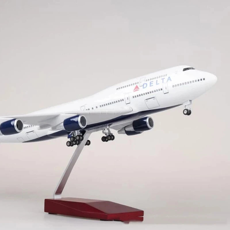 Delta Air Lines 47CM 1:150 Scale 747 B747 Airplane Model Toy Aircraft LED Light Die-casting Machine Collected As A Gift By