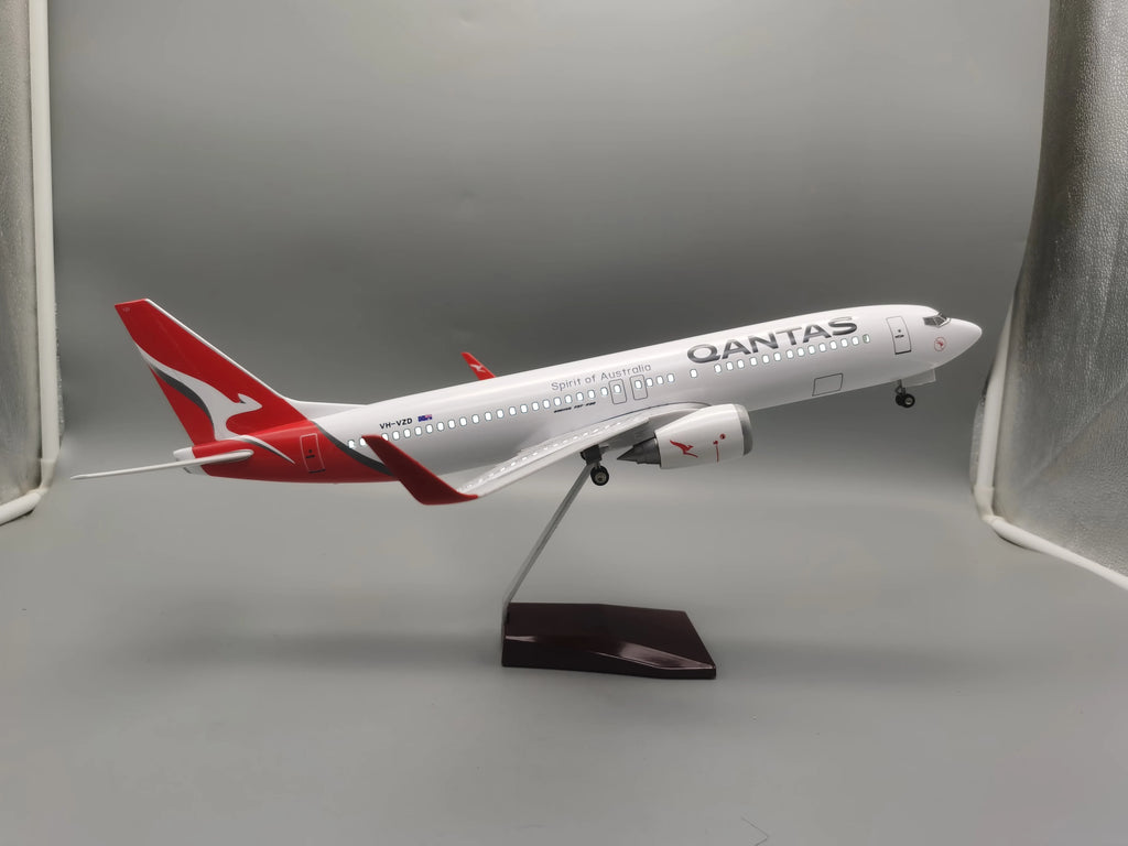 Display Toy Scale 1:85 47cm B737-800 Airplane Model Qantas Australian Airways Aircraft Model Plane with Landing Gear Collection