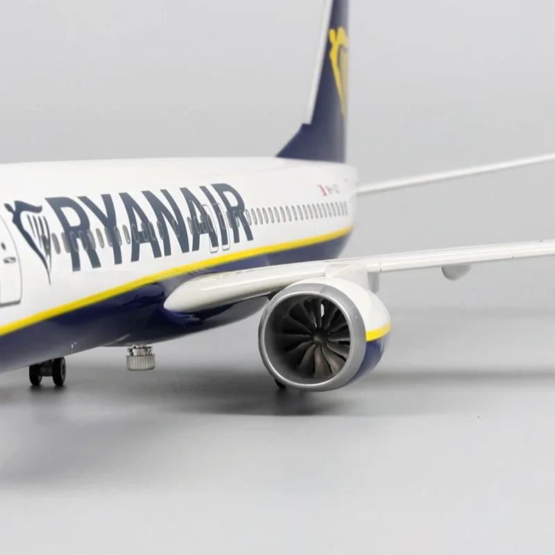 47CM Scale B737 Ryanair Airplane Model Plane Toy Flying 737-8 Diecast Resin Aircraft Toys with Light & Wheel Decoration