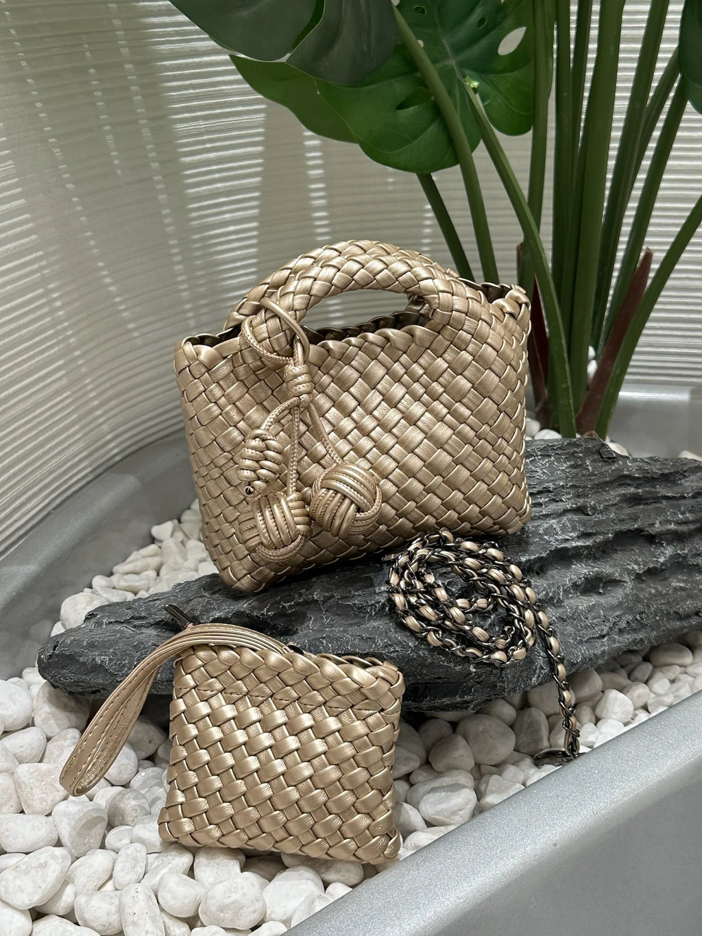 Designer bag Women's handbag Popular small size version PU leather woven bag Fashion style soft handmade bucket bag