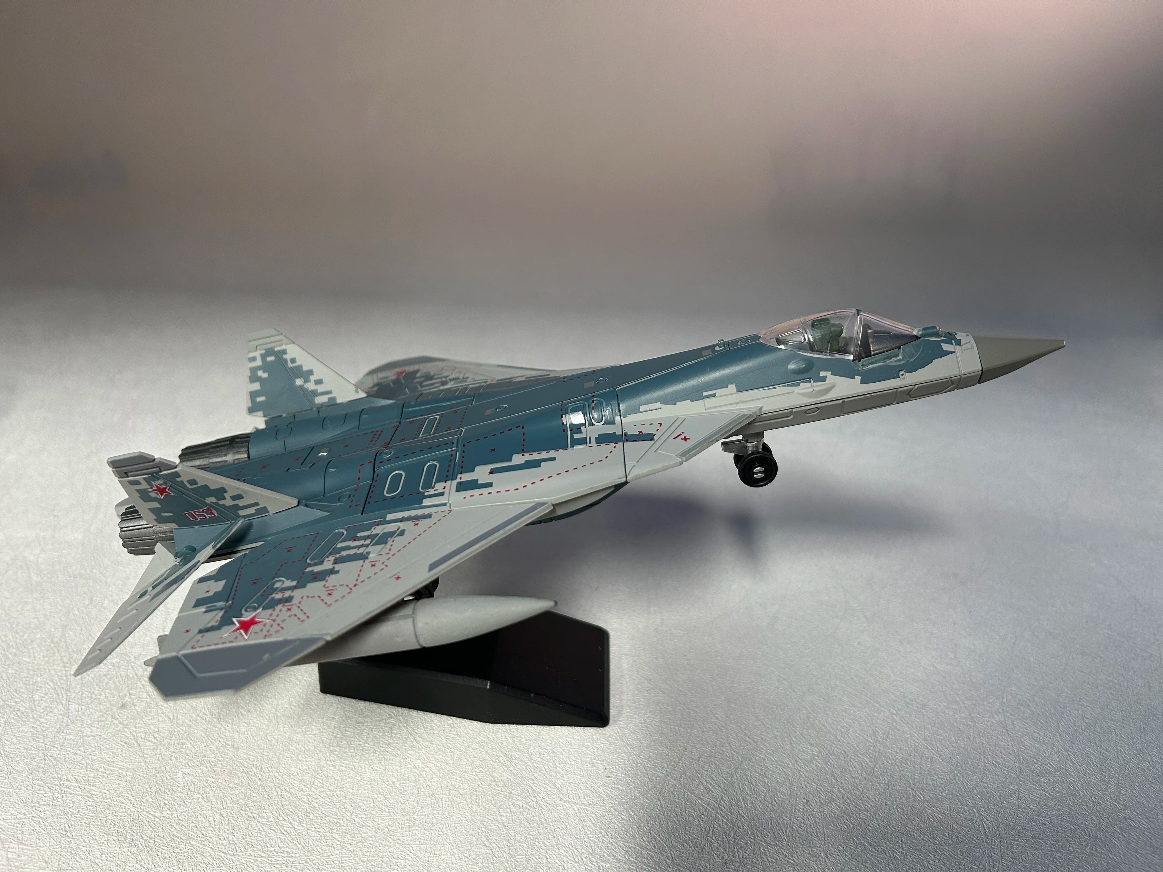 Aircraft Model Toy 1/72 Scale Russian SU57 Sukhoi SU-57 Fighter Jet Airplane Metal Military Finished ABS Diecast Simulation Gif