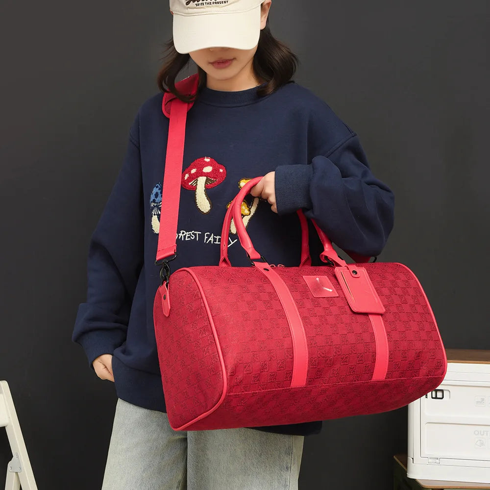 Lightweight Large Capacity Sports Fitness Bag for Travel And Business Trip Unisex Casual Travel Style Breathable PU Material