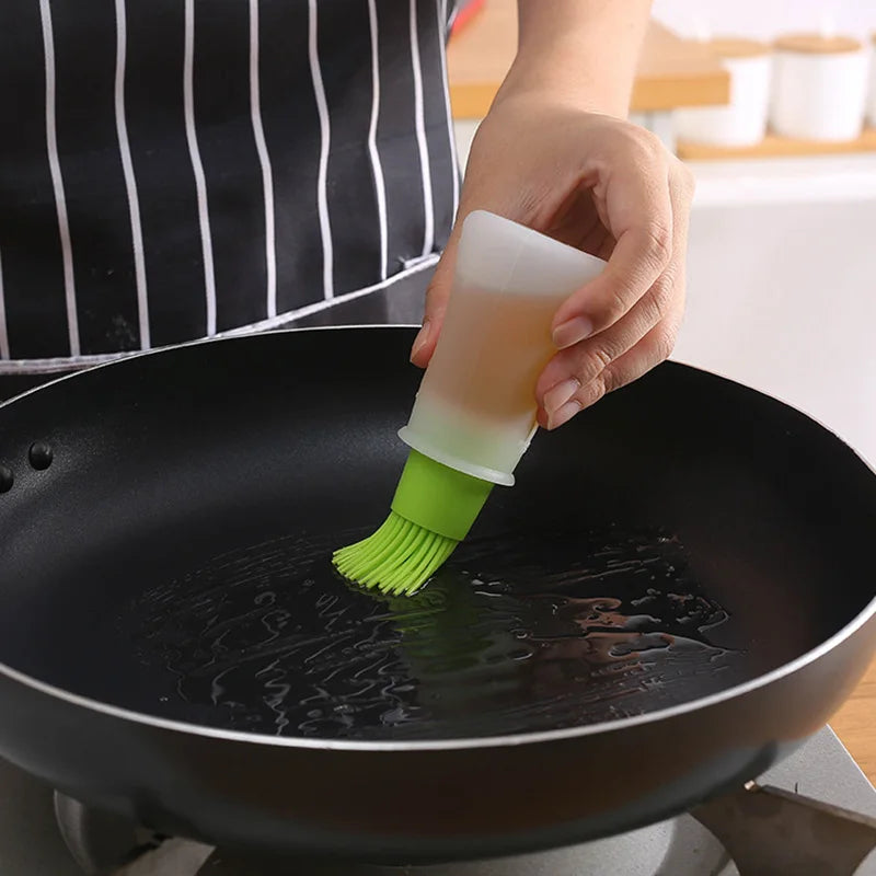 1 Pcs Portable Silicone Oil Bottle with Brush Grill Oil Brushes Liquid Oil Pastry Kitchen Baking BBQ Tool Kitchen Tools for BBQ