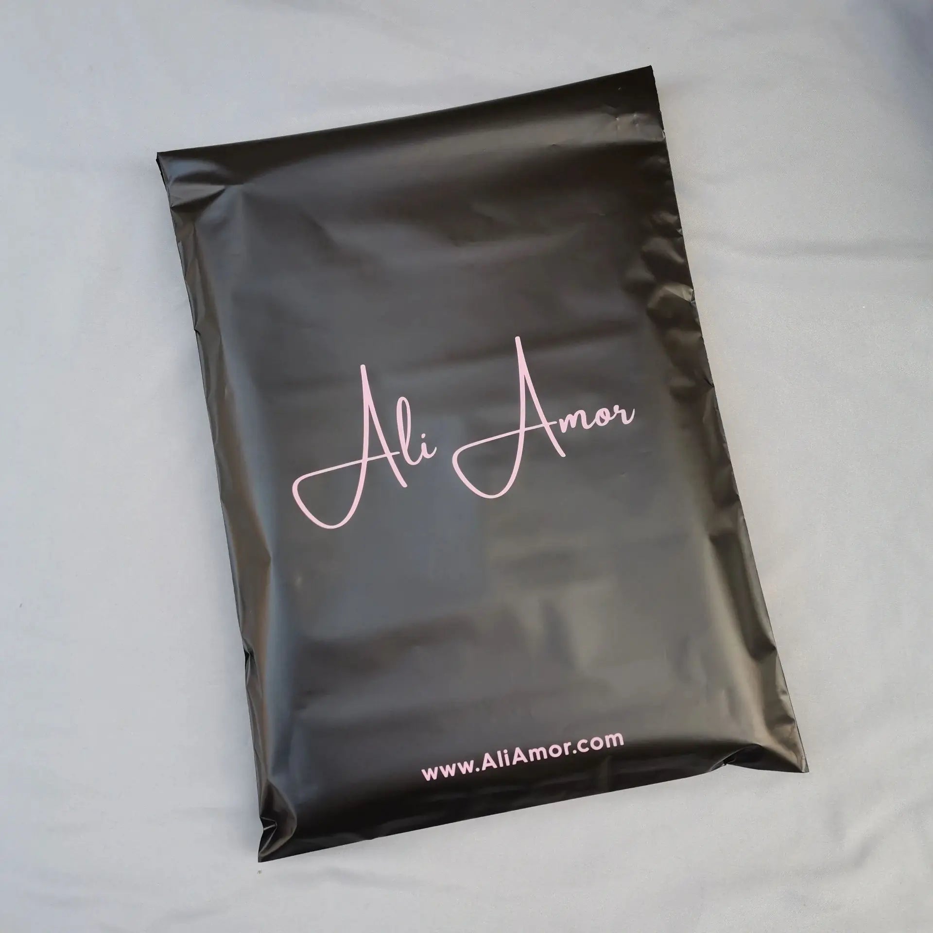 Black Express Bag Gift Packaging Mail Bag Waterproof Plastic Bag Transportation Product Self-Sealed Bag Custom Printing Logo