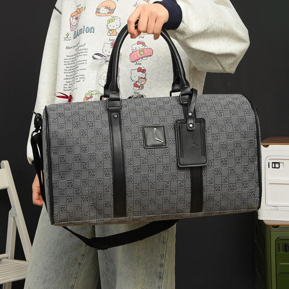 Lightweight Large Capacity Sports Fitness Bag for Travel And Business Trip Unisex Casual Travel Style Breathable PU Material