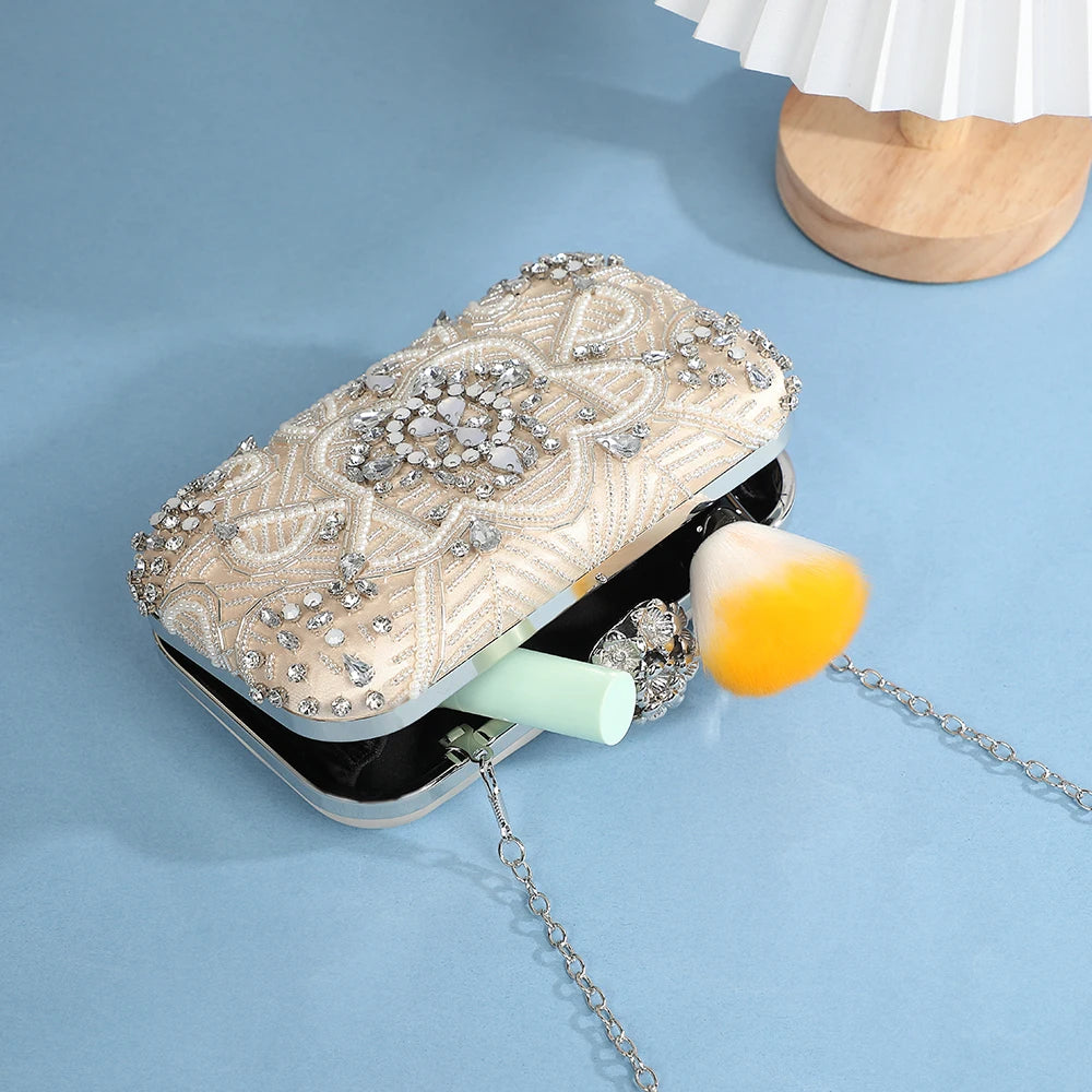 New diamond-studded evening bag - pearl flower bridal bag, paired with evening dress elegant hostess bag with a slanted design