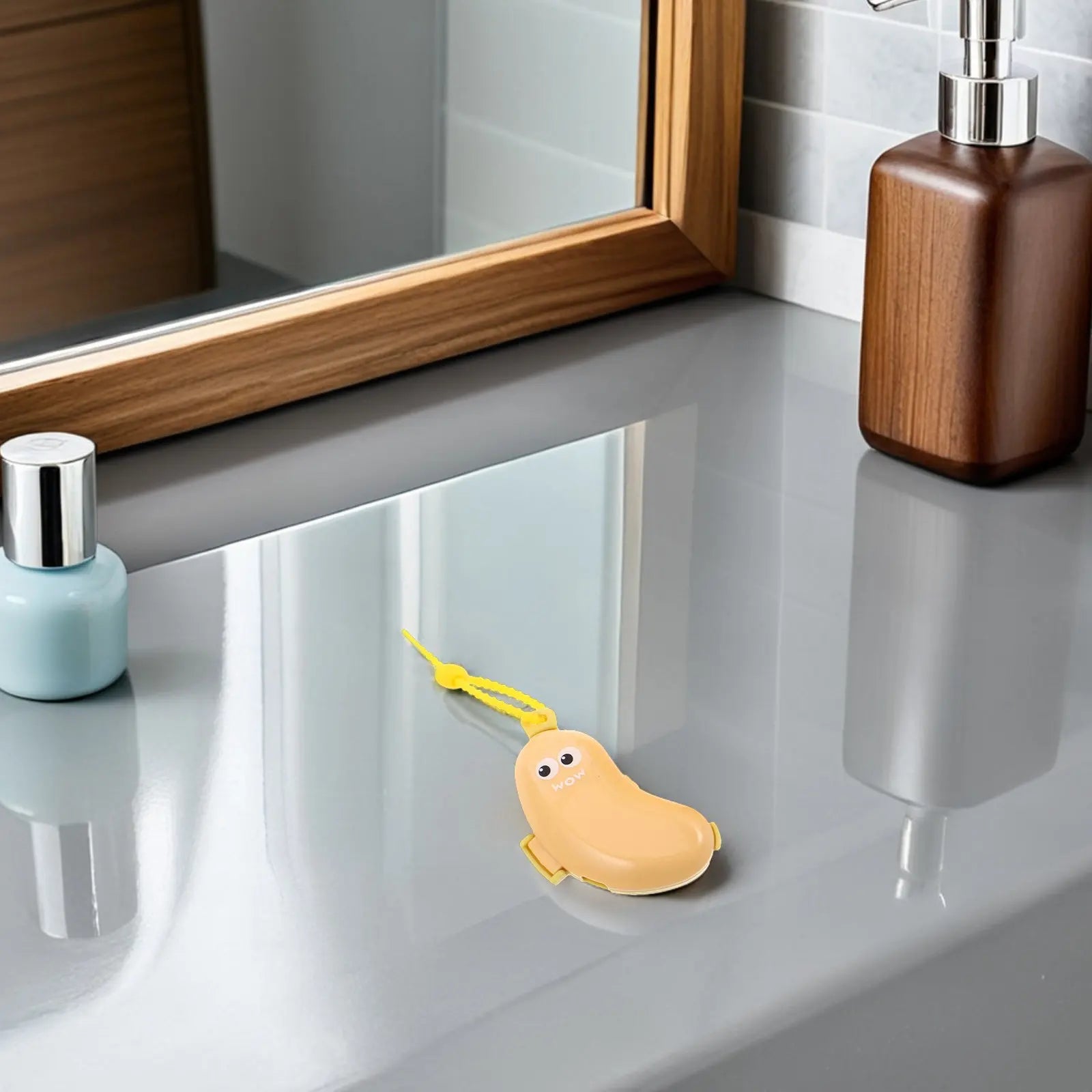 4Pcs Banana Toothbrush Head Protector Caps Soft Flexible Covers for Travel Oral Care Easy Identification Family Use Dust Debris
