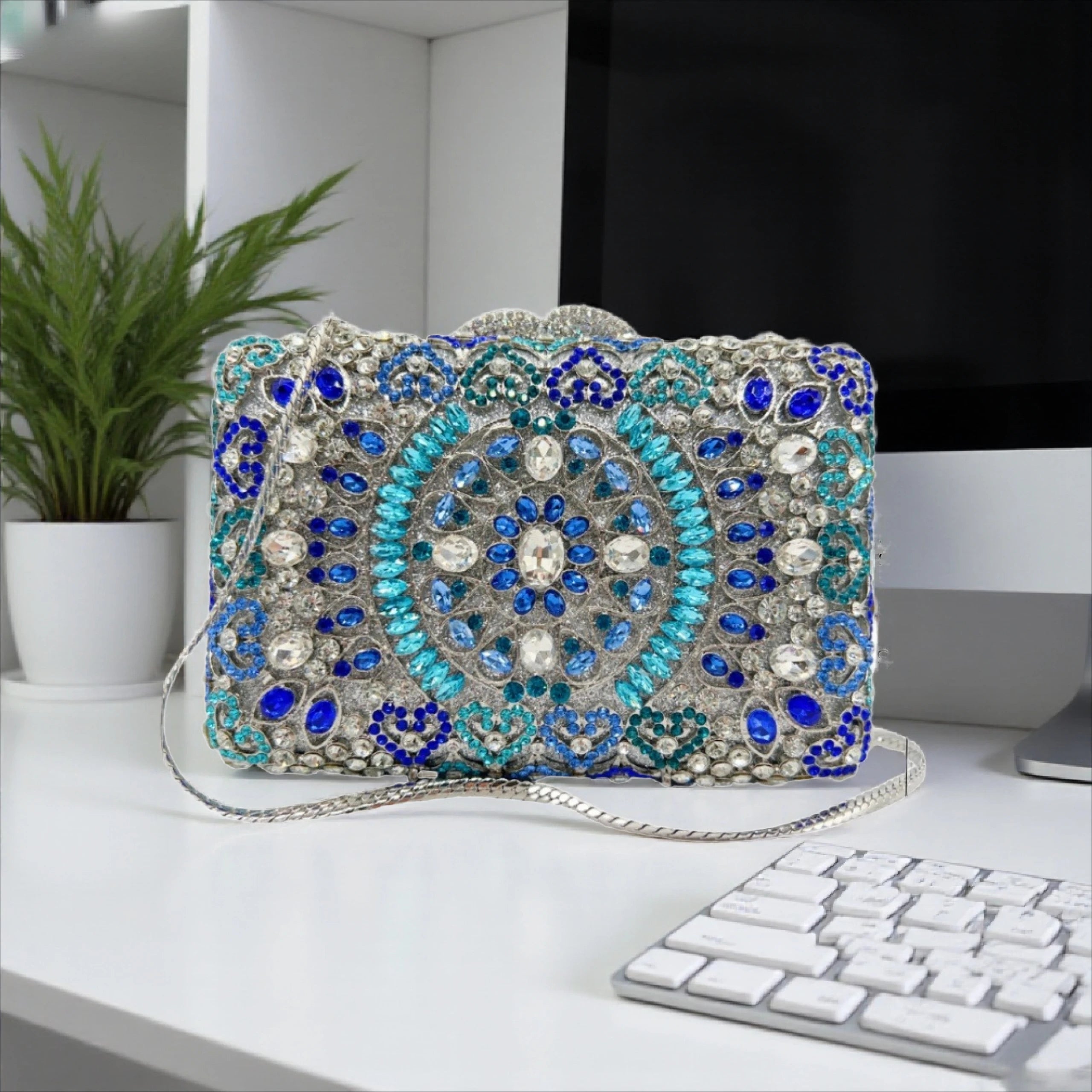 2026 Sparkly Diamond Dinner Bag Hollow Rhinestone Banquet Clutch Bag Women Evening Party Wedding Bridal Purse Rhinestone Handbag