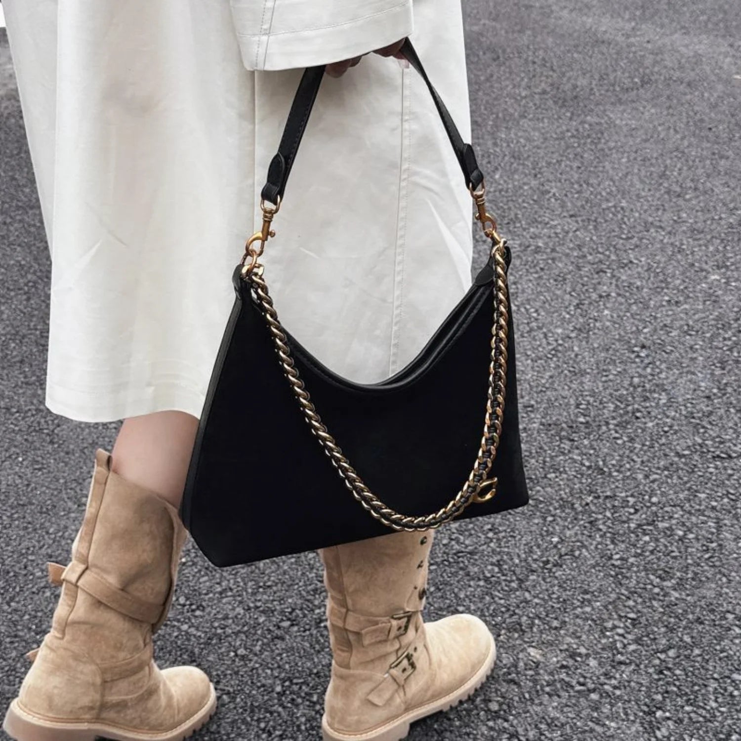 New women's lightweight luxury fashionable high-end black suede crossbody bag, versatile and large capacity tote bag