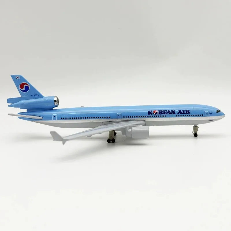 1/400 Scale 20cm Korean MD-11 Airways Metal Alloy Souvenir Airplane Model With Stand Alloy Simulation Aircraft Model Toy Gift